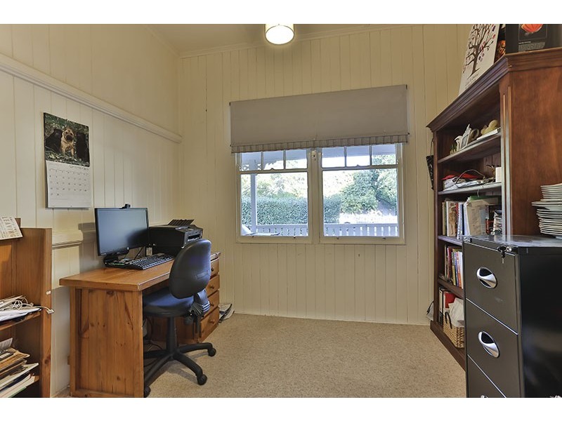 68 Jellicoe Street, Mount Lofty QLD 4350