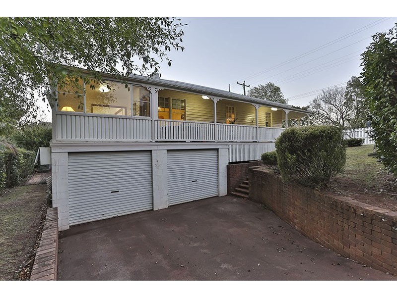 68 Jellicoe Street, Mount Lofty QLD 4350
