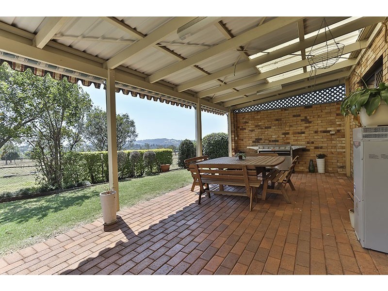 33 Jason Street, Wilsonton Heights QLD 4350