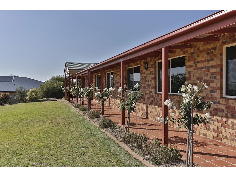 7 Madison Court, Glenvale QLD 4350