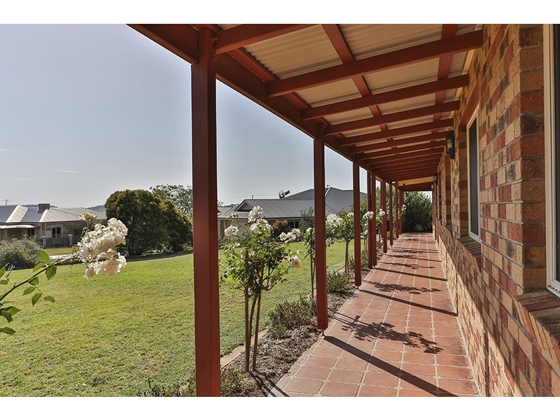 7 Madison Court, Glenvale QLD 4350