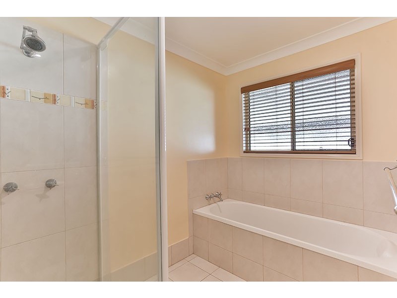 7 Madison Court, Glenvale QLD 4350