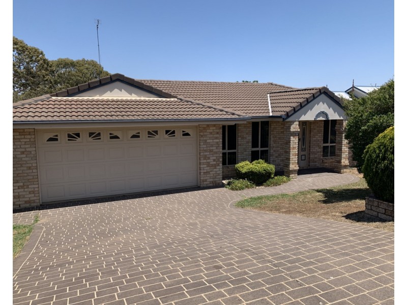 32 Dyson Drive, Darling Heights QLD 4350