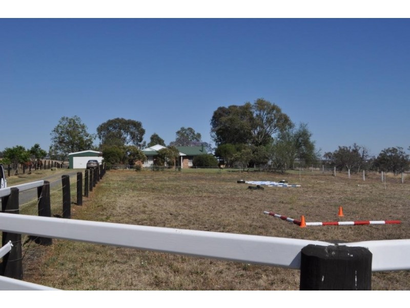 368 Croxley Road, Biddeston QLD 4401