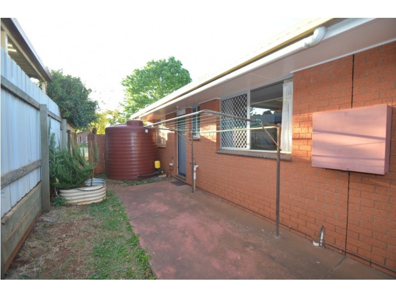 Unit 1/24 Claret Street, Wilsonton Heights QLD 4350