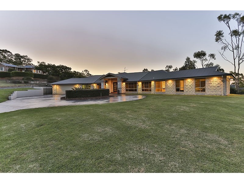 3 John Trousdell Ct, Cotswold Hills QLD 4350