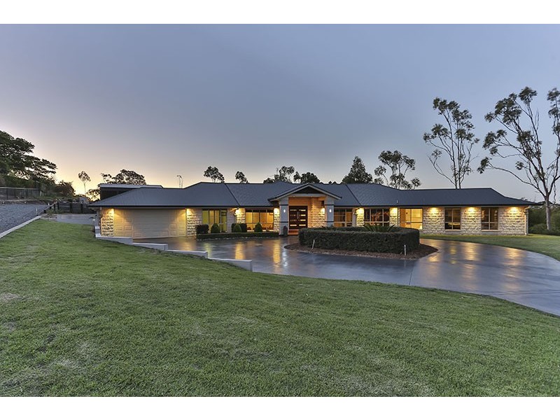 3 John Trousdell Ct, Cotswold Hills QLD 4350