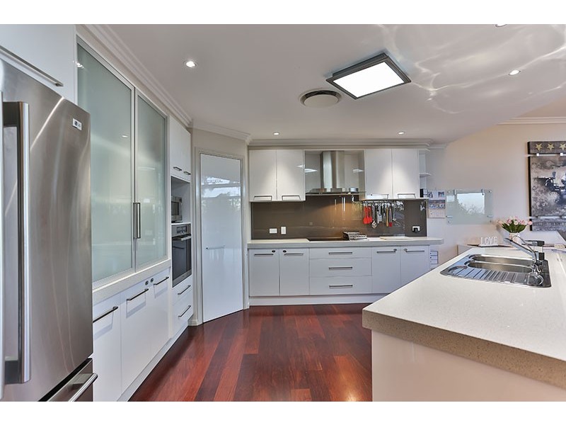 3 John Trousdell Ct, Cotswold Hills QLD 4350