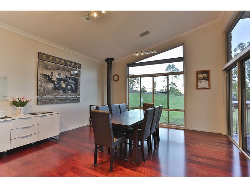 3 John Trousdell Ct, Cotswold Hills QLD 4350