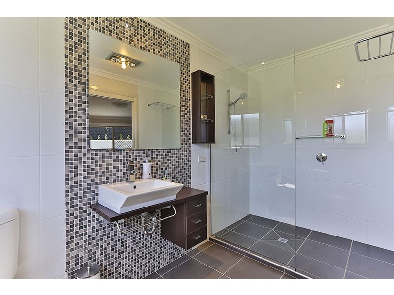 3 John Trousdell Ct, Cotswold Hills QLD 4350