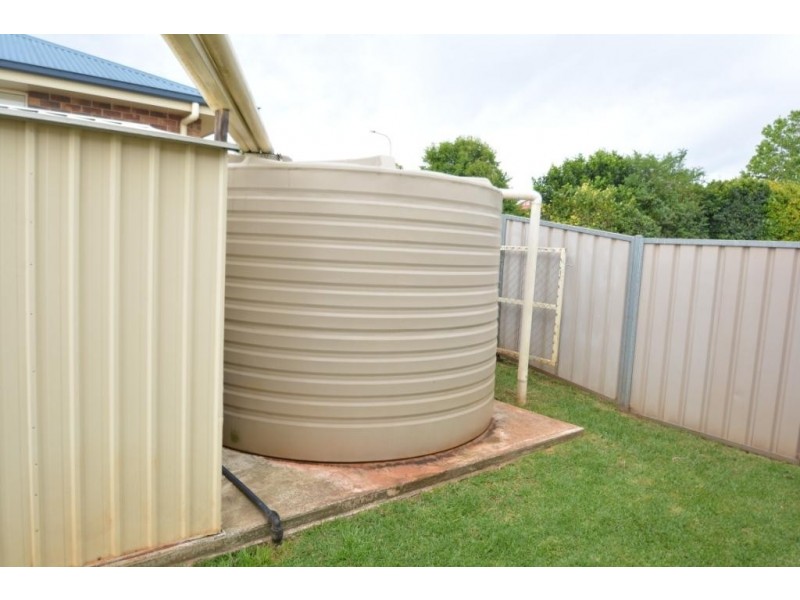 17 Liquidambar Street, Glenvale QLD 4350