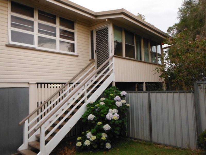 4 Corser Street, Centenary Heights QLD 4350