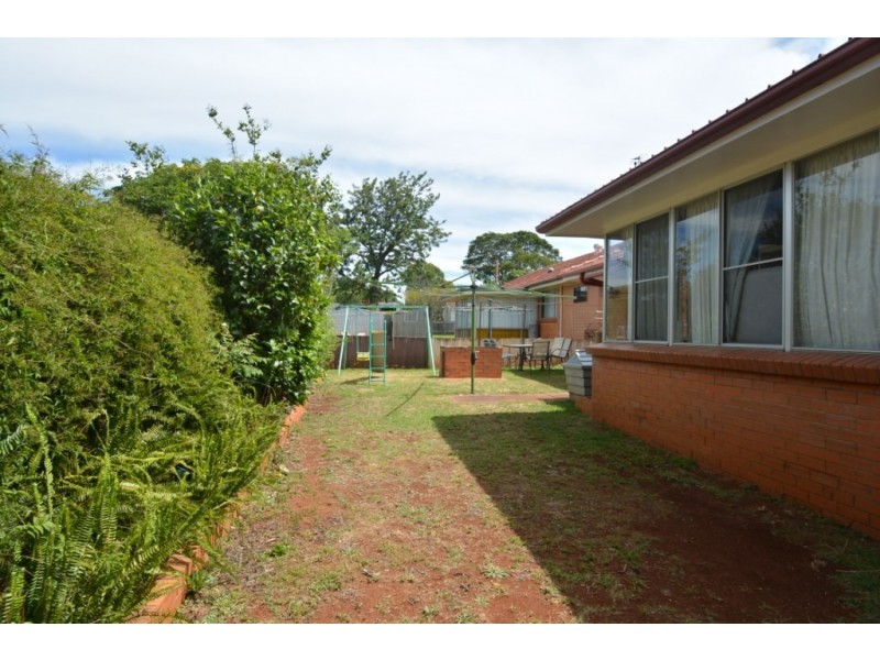 30 Beelbee Street, Harristown QLD 4350
