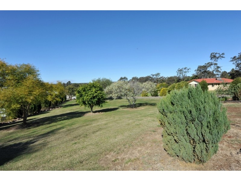 13 Kurrajong Court, Meringandan West QLD 4352