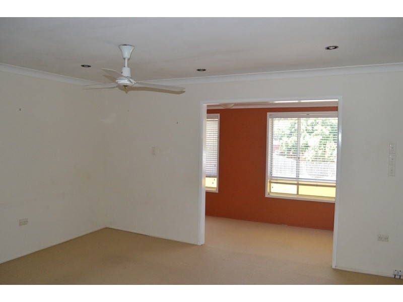 3 Ure Street, Mount Lofty QLD 4350