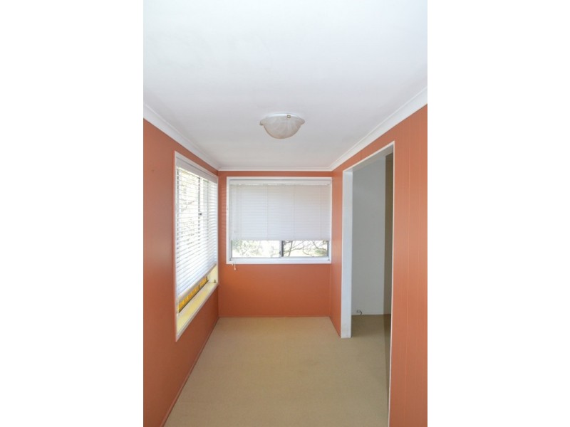 3 Ure Street, Mount Lofty QLD 4350