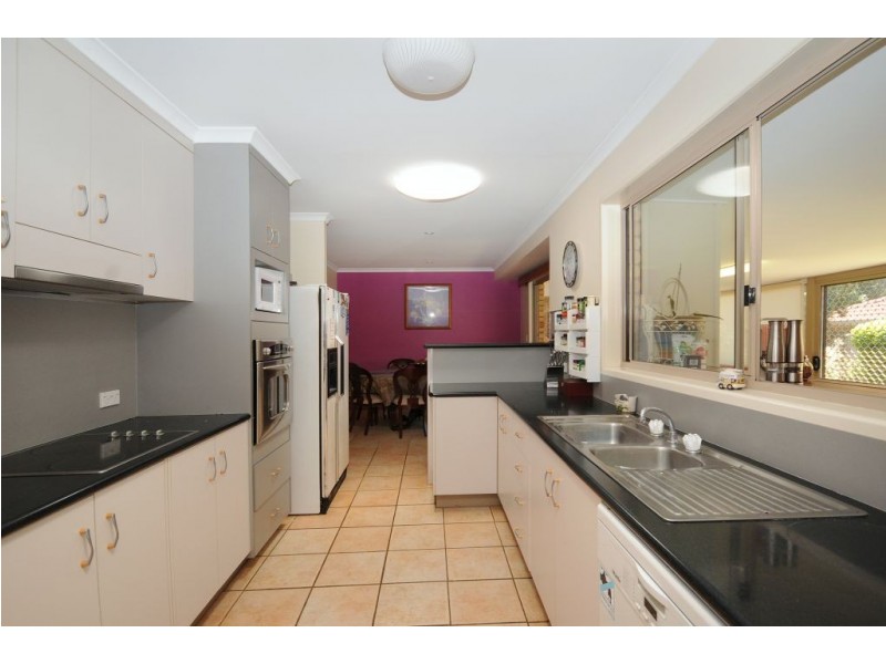 21 Lorraine Crescent, Centenary Heights QLD 4350