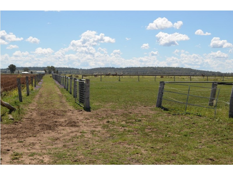 90 Devon Park Road, Oakey QLD 4401