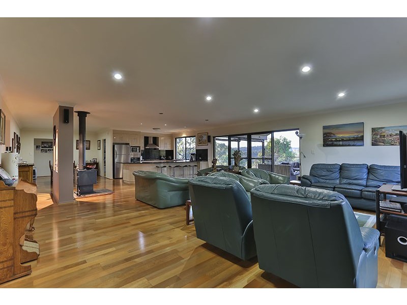 12 Claudia Court, Top Camp QLD 4350
