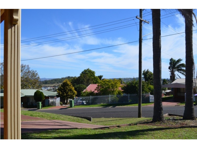 34 Banksia Street, Newtown QLD 4350