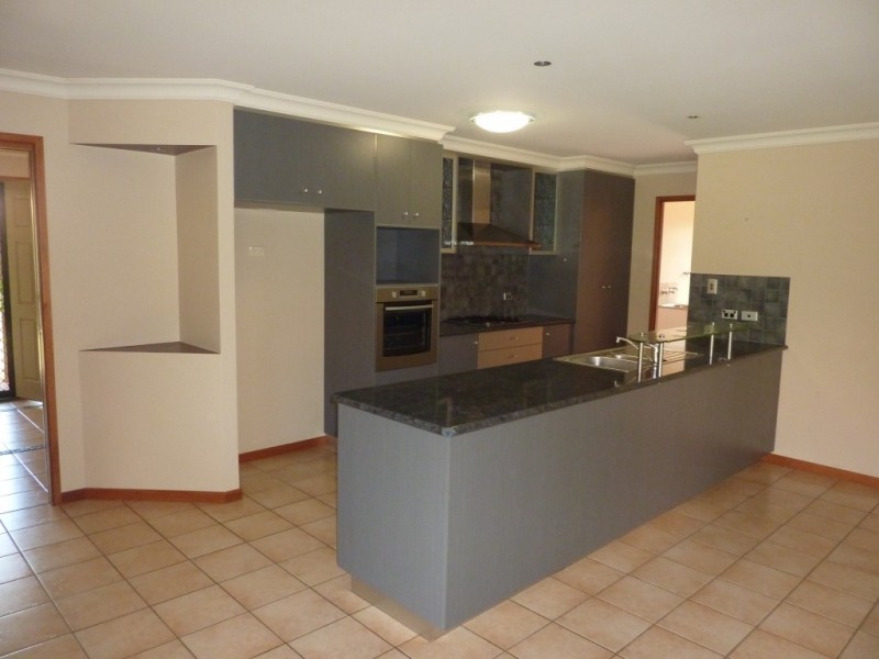 50 Wood Drive, Middle Ridge QLD 4350