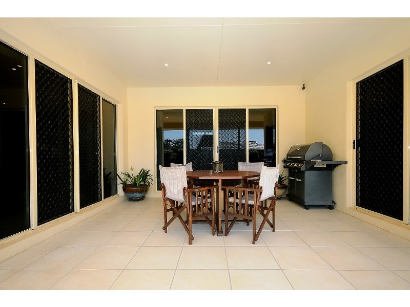 8 Pelican Drive, Rangeville QLD 4350