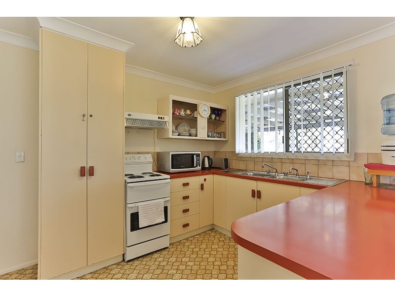 6 Clifford St, Meringandan West QLD 4352