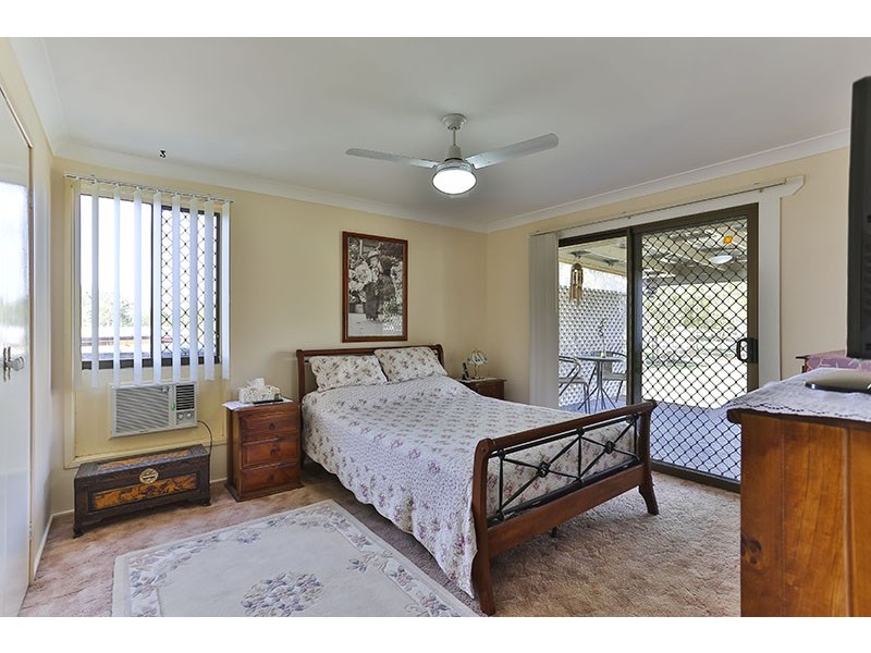 6 Clifford St, Meringandan West QLD 4352