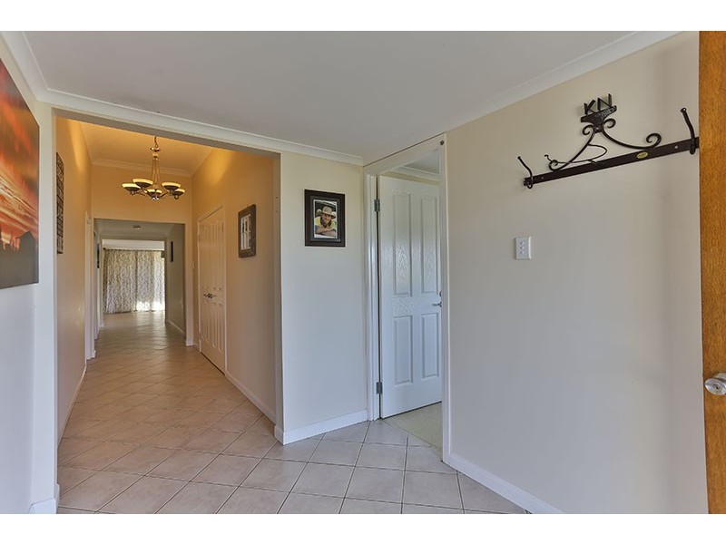 56 Phipps Drive, Meringandan West QLD 4352