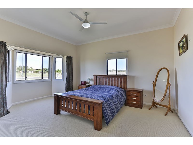 56 Phipps Drive, Meringandan West QLD 4352