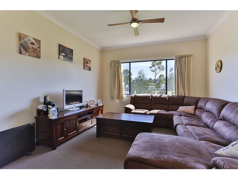 56 Phipps Drive, Meringandan West QLD 4352