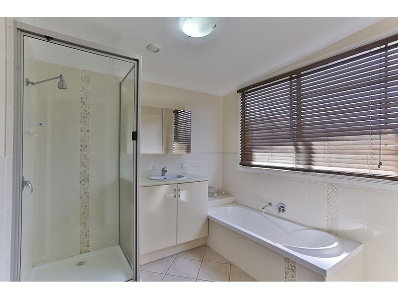 56 Phipps Drive, Meringandan West QLD 4352