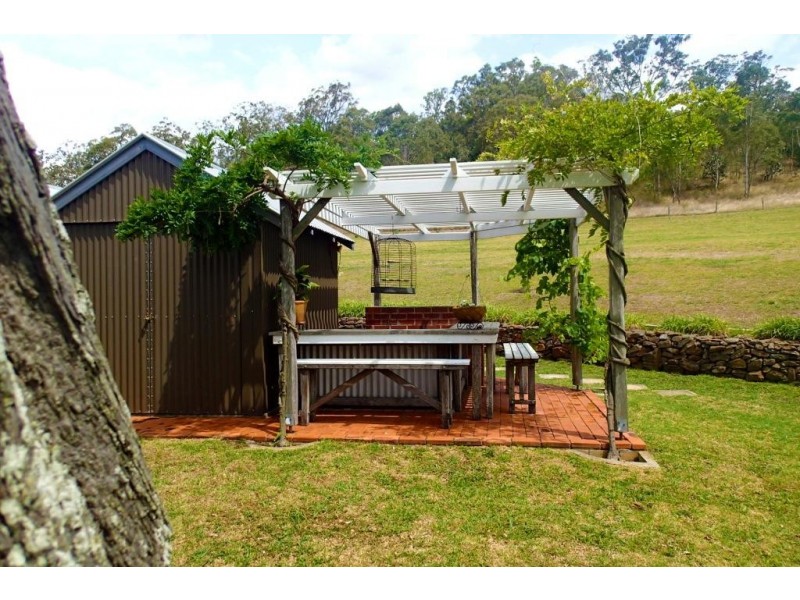 214 Meynink Road, Hodgson Vale QLD 4352