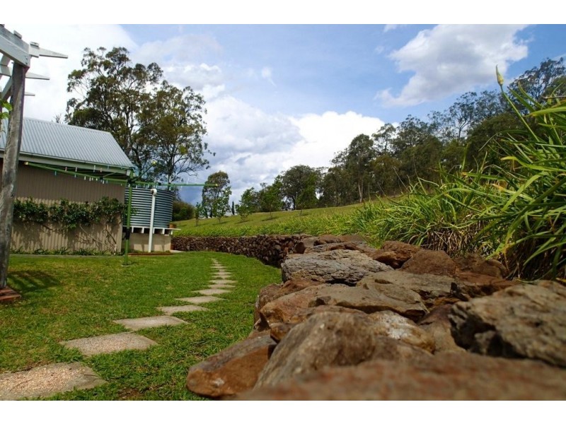 214 Meynink Road, Hodgson Vale QLD 4352