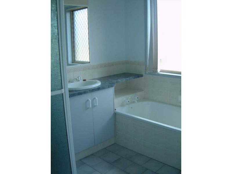 3 Honeysuckle Drive, Glenvale QLD 4350