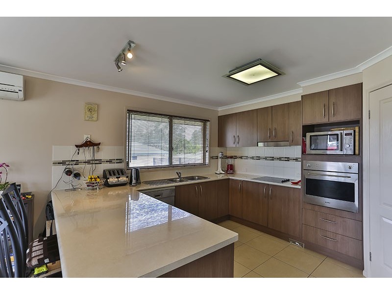 110 Peters Road, Meringandan West QLD 4352