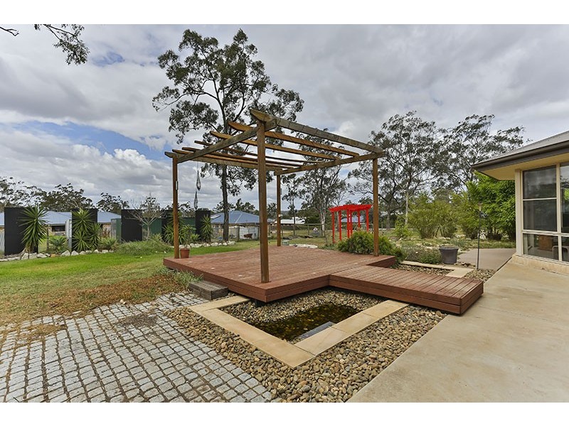 110 Peters Road, Meringandan West QLD 4352