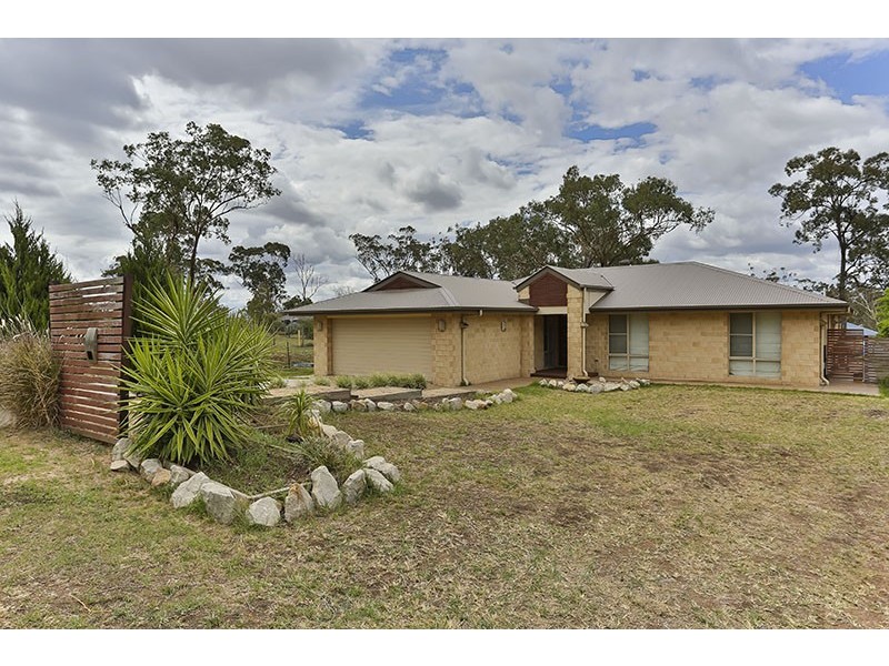 110 Peters Road, Meringandan West QLD 4352