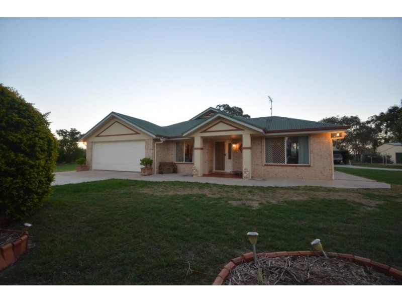 21 Sussex Drive, Oakey QLD 4401