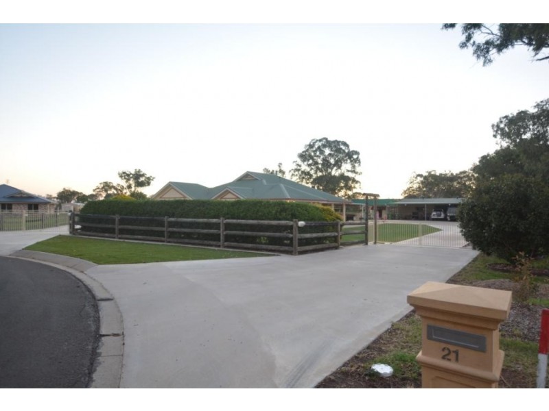 21 Sussex Drive, Oakey QLD 4401