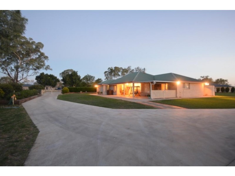 21 Sussex Drive, Oakey QLD 4401