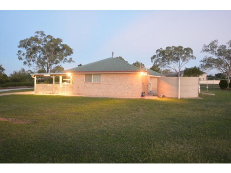 21 Sussex Drive, Oakey QLD 4401