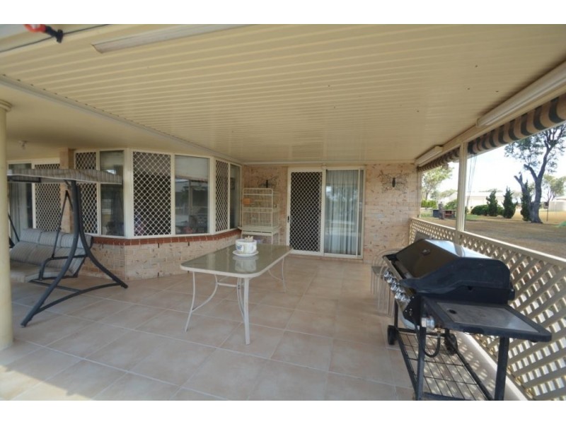 21 Sussex Drive, Oakey QLD 4401