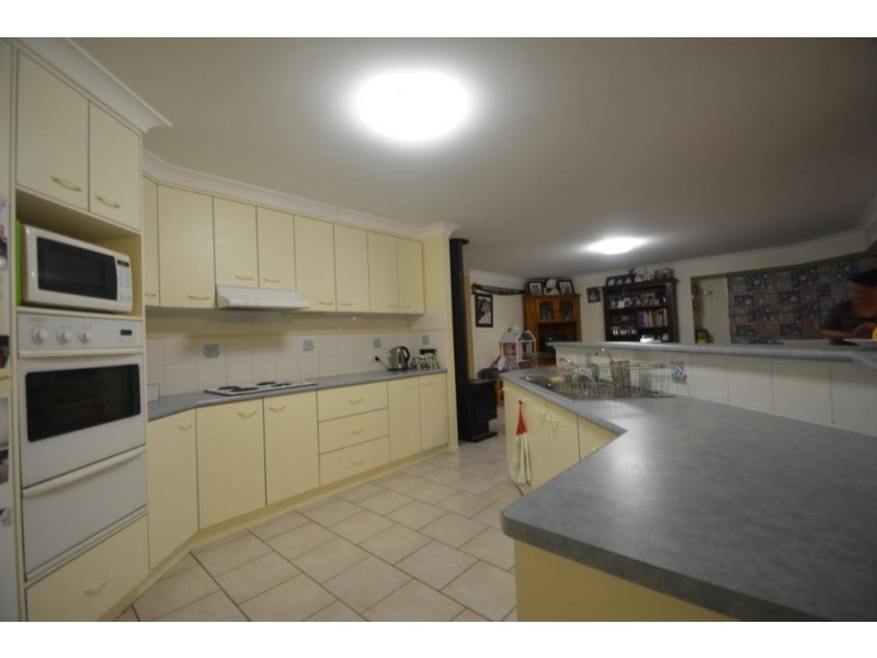 21 Sussex Drive, Oakey QLD 4401