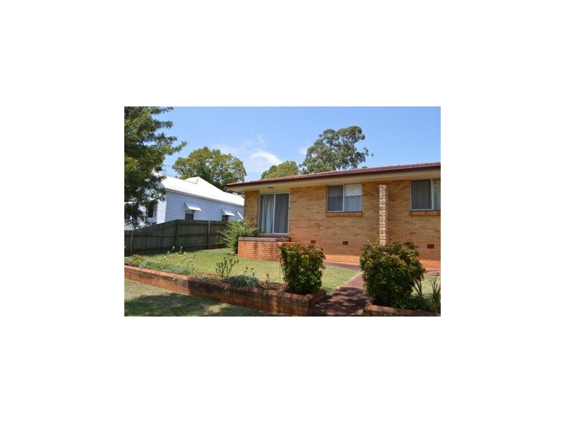 2/1 Leichney Street, South Toowoomba QLD 4350