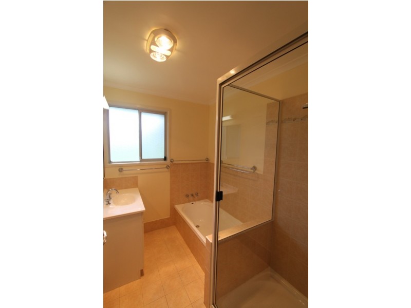 10 Holberton Street, Rockville QLD 4350