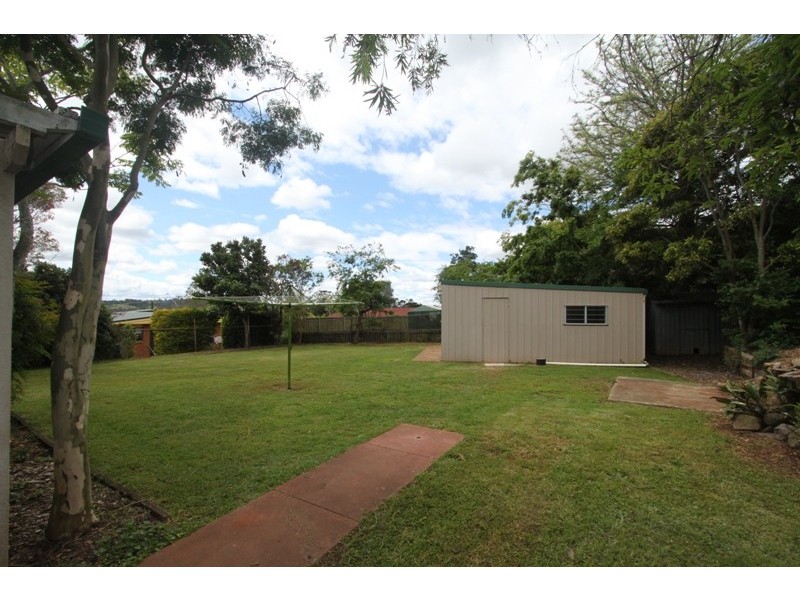 10 Holberton Street, Rockville QLD 4350