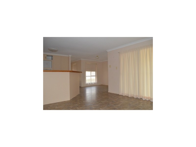 28 Gainsborough Drive, Glenvale QLD 4350