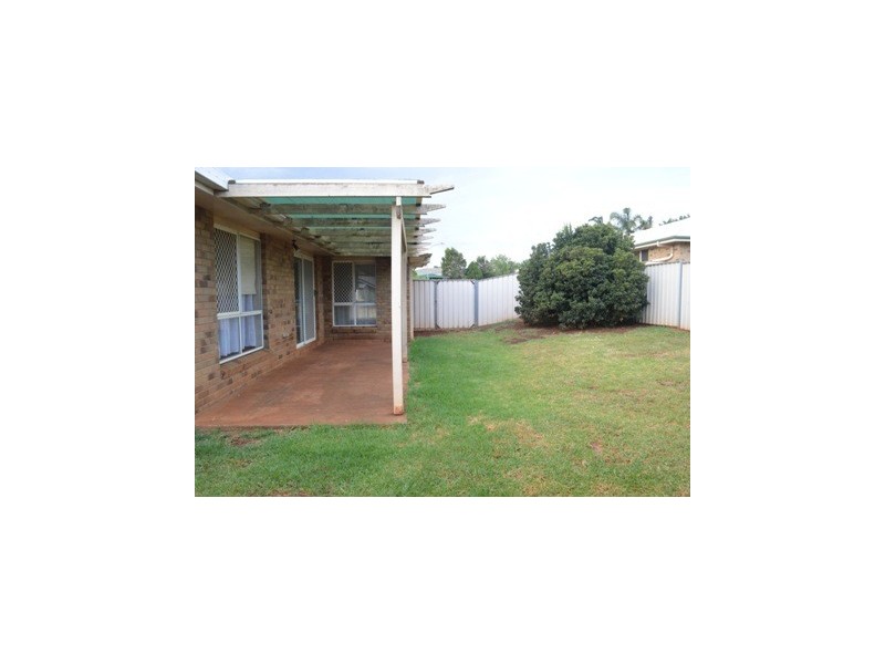 28 Gainsborough Drive, Glenvale QLD 4350