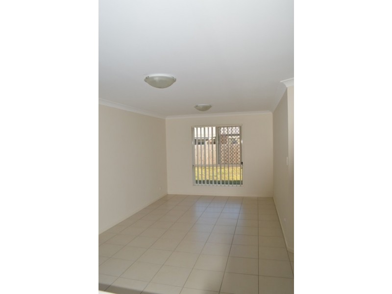 18 Sweeney Street, Kearneys Spring QLD 4350